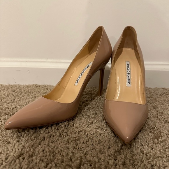 Manolo Blahnik Pointed Toe Heels - Picture 1 of 8